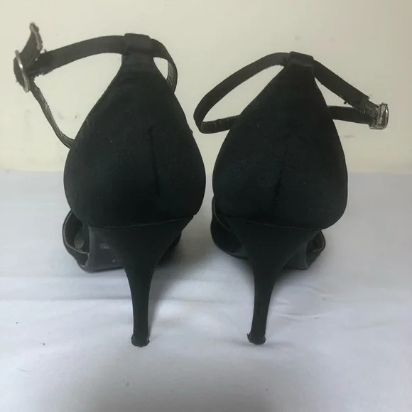 Elegant Black Women's Heels with Rhinestone Detail - Picture 4 of 6